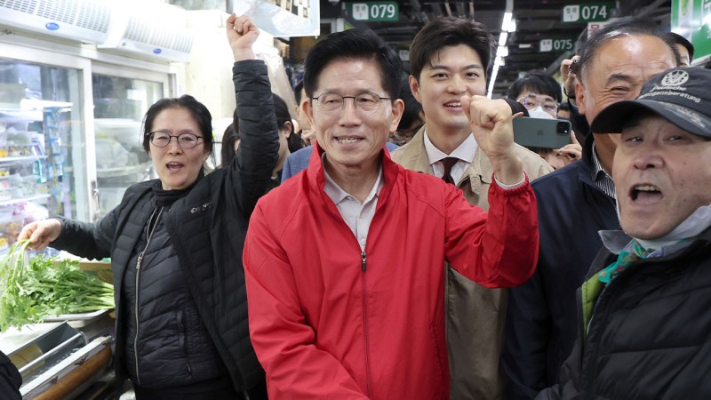 <b>김문수</b>, <b>가락시장</b>에서 <b>유세</b> 시작‥"선거는 다이내믹"