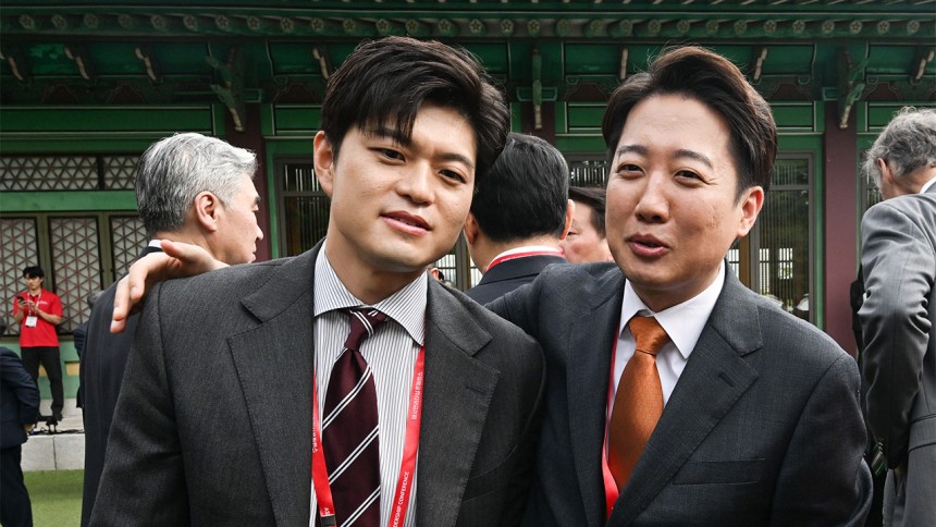 조선일보 아시안리더십콘퍼런스에서 대화하는 국민의힘 김용태 비상대책위원장과 개혁신당 이준석 대선 후보 [조선일보 제공]