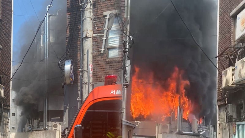 서울 <b>신당동 봉제공장</b>서 <b>화재</b>‥"사망 1명·4명 부상"
