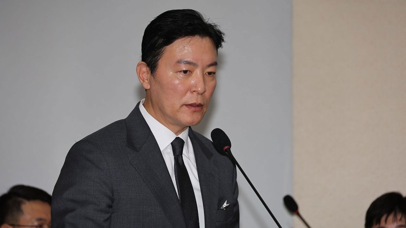 경찰, 대선 직후 '<b>비화폰</b> 기록 <b>삭제</b> 의혹' <b>김성훈</b> 경호차장 재소환