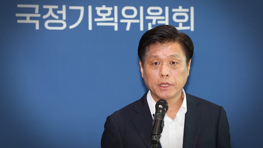 브리핑하는 국정기획위 조승래 대변인