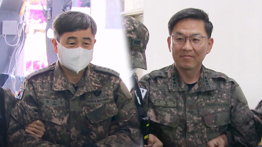 군사법원 재판 출석하는 박안수 전 육군참모총장과 이진우 전 수도방위사령관 [자료사진]