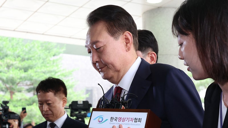 [속보] <b>내란 특검</b> "<b>윤 전 대통령</b>, 오후 <b>조사</b>실 입실 거부"
