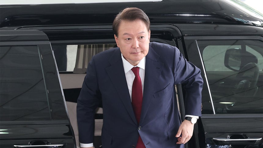 포토라인 선 윤석열 전 대통령