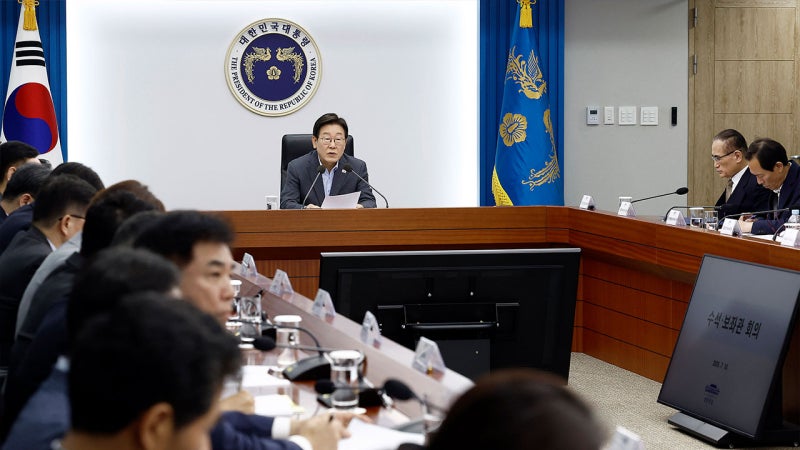 <b>이재명 대통령</b> "<b>폭염</b> 피해확대 막아야‥행정력 총동원"