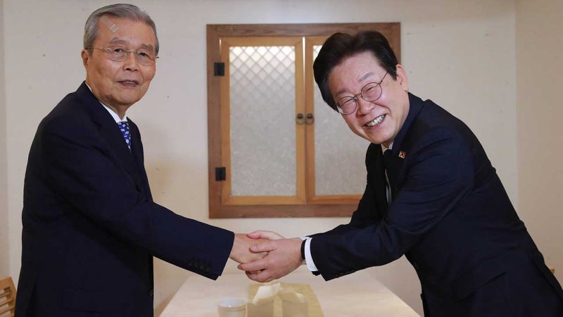 <b>이재명</b> 대통령, <b>김종인</b> 위원장 <b>오찬</b>‥경제·대미 관세 등 논의