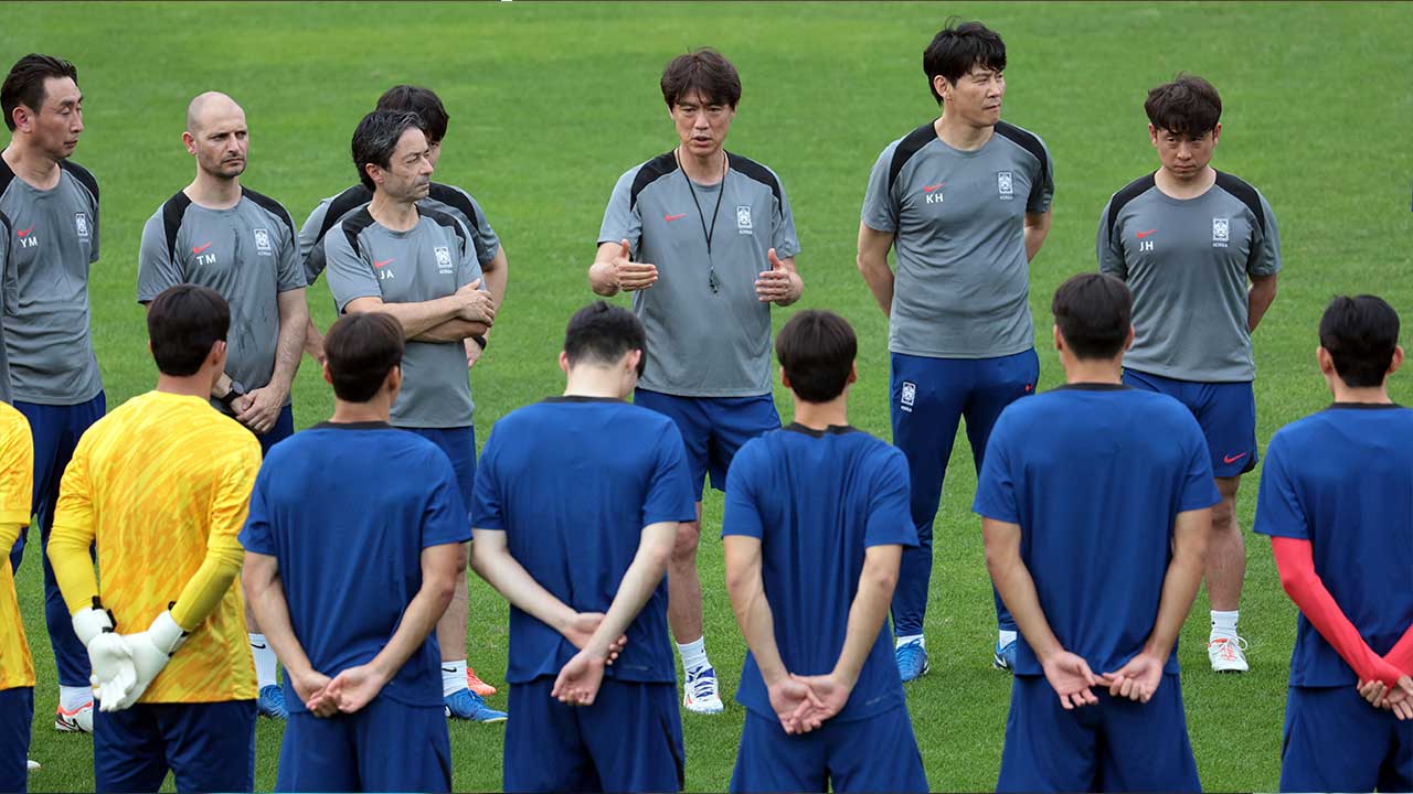 <b>홍명보</b>호, 코칭스태프 <b>개편</b>‥포르투갈 <b>코치진</b> 영입