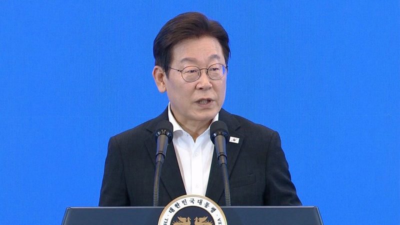 이 <b>대통령</b> "위안부 <b>합의</b> 뒤집는 것 바람직하지 않아"