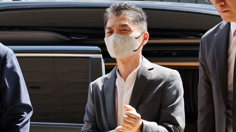 검찰, SM 시세조종 의혹 카카오 <b>김범수 징역 15년 구형</b>