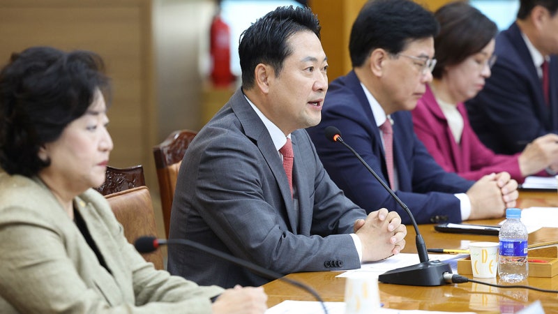 국힘 '<b>조희대</b> <b>회동설</b>' 제기한 서영교·부승찬 의원 경찰 고발