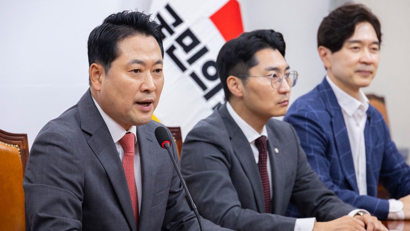 <b>장동혁</b>, 민주당 '<b>종교단체</b> 경선 동원 <b>의혹</b>' 시의원 징계에 "꼬리 자르기...
