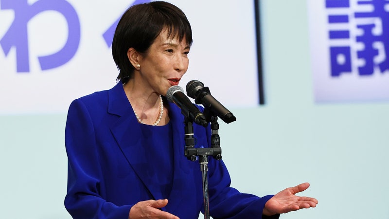 '총리 유력' <b>다카이치</b>, <b>야스쿠니</b> 참배 "적시에 적절히 판단"