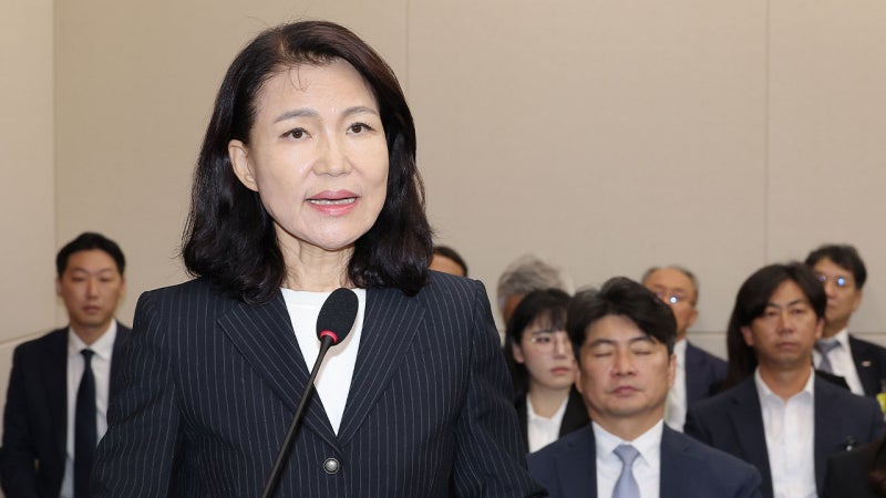 민간인 신분으로 국감 출석 <b>이진숙</b> "이 정부에선 비상식이 뉴노멀"