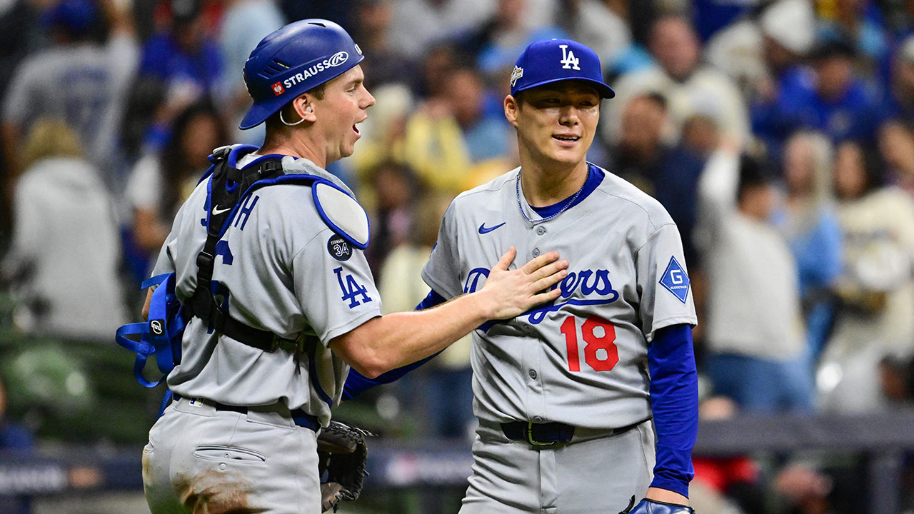 LA<b>다저스</b>, 밀워키에 NLCS 2연승‥<b>야마모토</b> 1실점 <b>완투승</b>