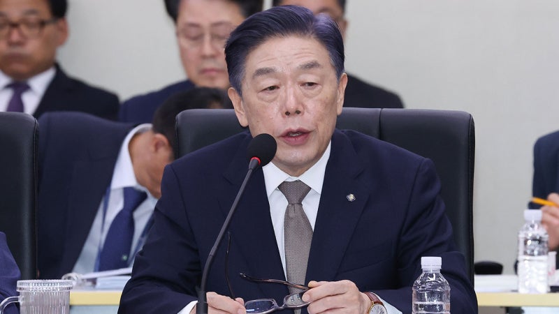 '뉴라이트 <b>논란</b>' <b>김형석 독립기념관장</b> "자진 <b>사퇴</b> 생각 없다"