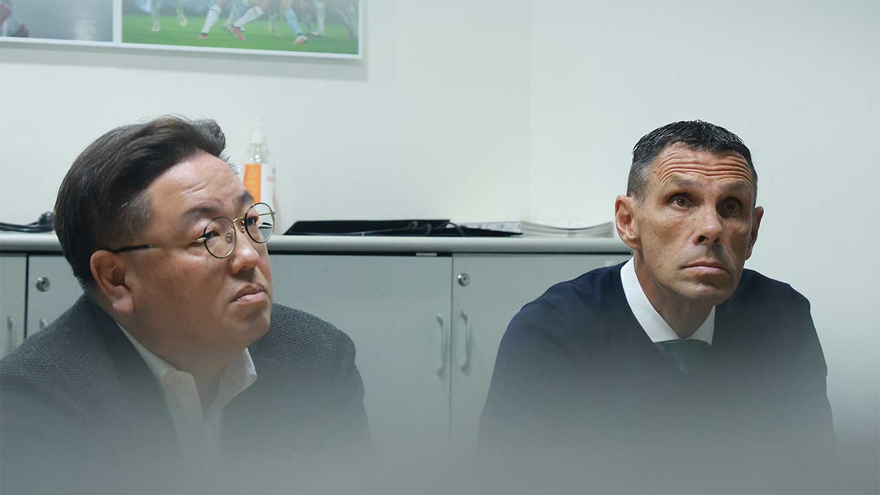 'SNS 판정 불만' 전북 <b>포옛 감독</b>에 벌금 300만 원..<b>감독</b>상 후보 가능