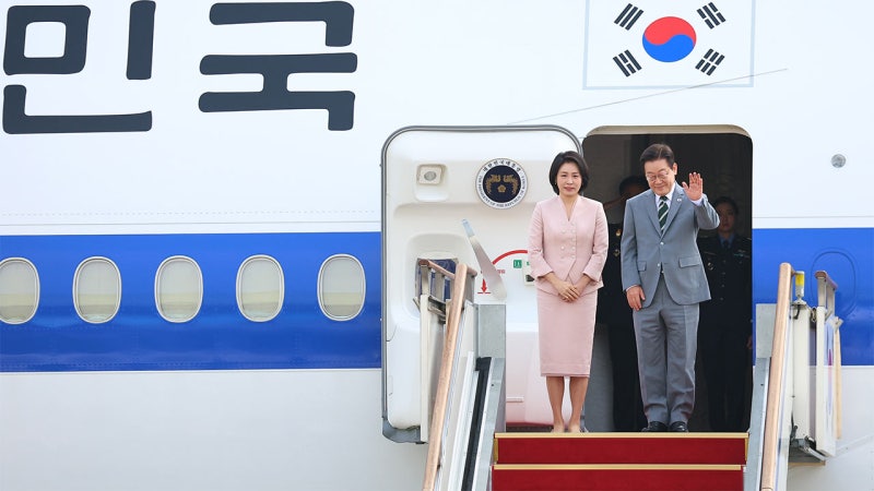 이 대통령, <b>아세안</b> 참석차 출국‥'외교 슈퍼위크' 돌입