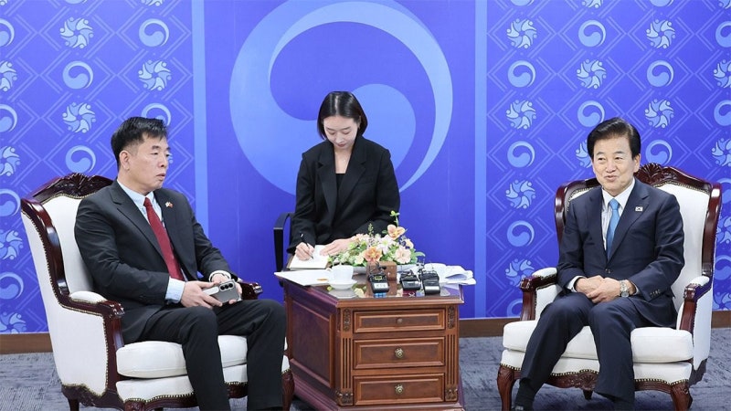 <b>정동영</b>, 베트남대사 만나 "하노이서 못 이룬 <b>북미협상</b> 다시 이어지길"