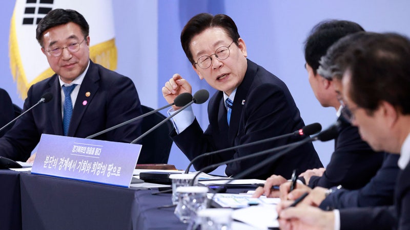 이재명 대통령 "<b>경기북부</b>, 특별한 <b>희생</b>에도 특별히 배제"