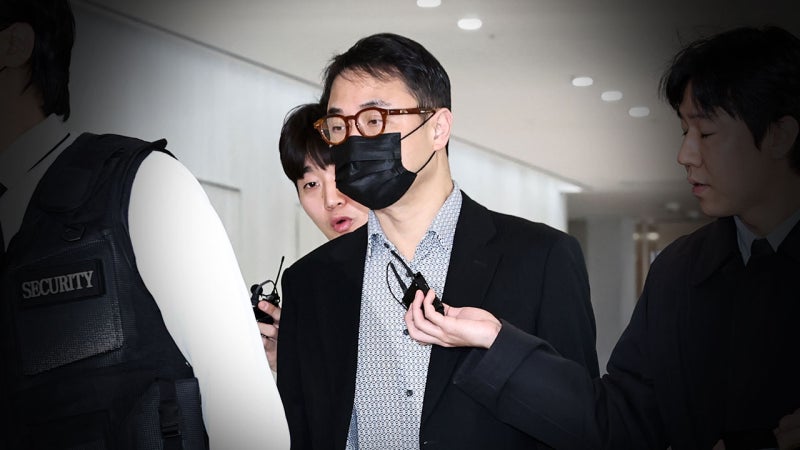 [속보] '<b>김건희</b> 국정농단' 특검, <b>김건희 오빠</b> 김진우 <b>구속영장</b> 청구