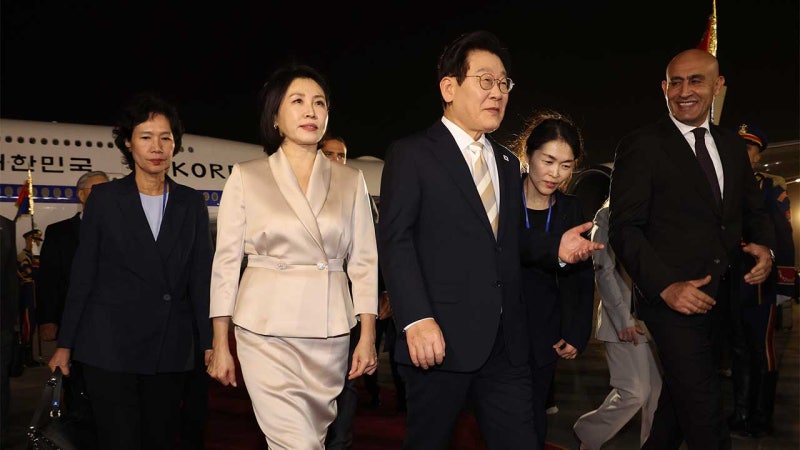 <b>이집트</b> 방문 중인 이 대통령, 현지 언론에 "실용적·단계적 한반도비핵...