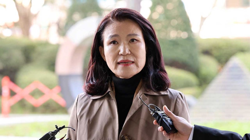 "중립 위반 맞다"‥경찰 불구속 <b>송치</b>에 <b>이진숙</b> "정권 영합 기회주의"