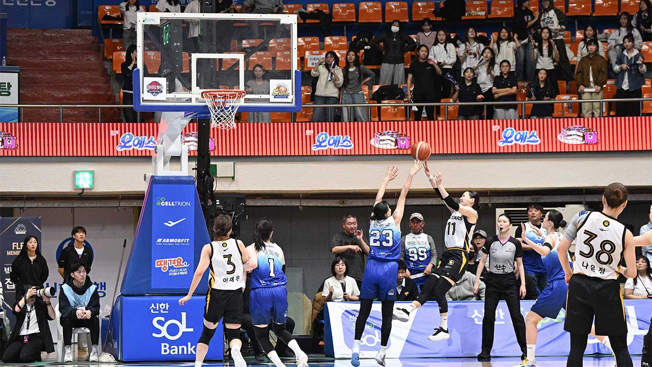 <b>WKBL</b>, 'KB 버저비터' 관련 <b>오심 인정</b>·신한은행에 공식 사과