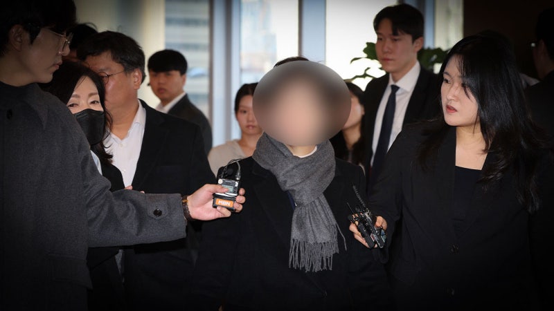 '김건희에 로저비비에 가방 선물' 국민의힘 <b>김기현 부인 특검 출석</b>