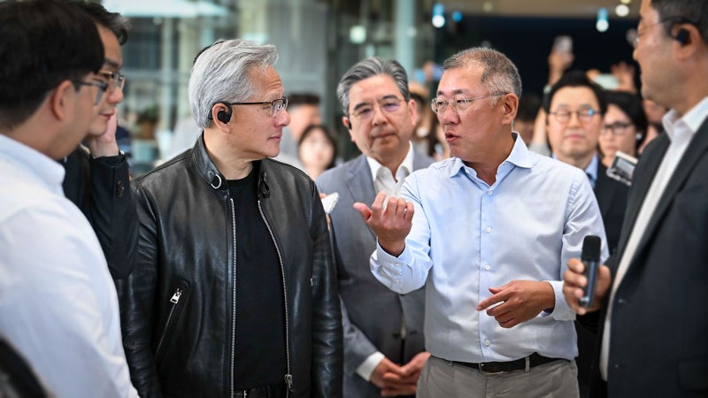 젠슨 황 "정의선 제안으로 'AI 밸리' <b>새만금</b>에 데이터센터 건립"