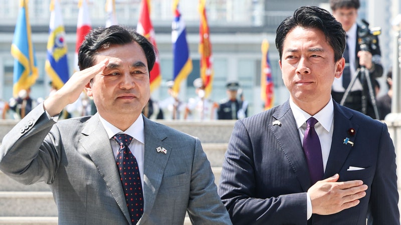 <b>한일국방</b>장관 "교류<b>협력</b> 강화‥특수비행팀 교류·해양구조훈련 지속"