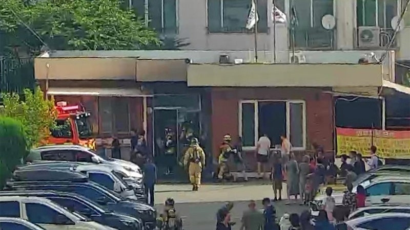 경북 <b>경산 아파트</b> 관리실 <b>방화</b> 추정 화재로 8명 부상‥"평소 일부 입주...