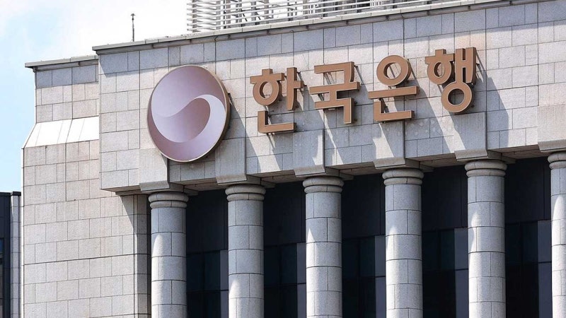 <b>소비</b>자 <b>심리 3개월</b> 연속 <b>개선</b>‥"반도체 수출 호조·임금 상승 기대"