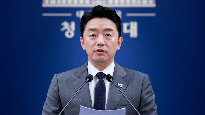 <b>강훈식</b> "이 대통령도 '연임 개헌' 불가능하다고 해‥정치 논쟁 강한 유...