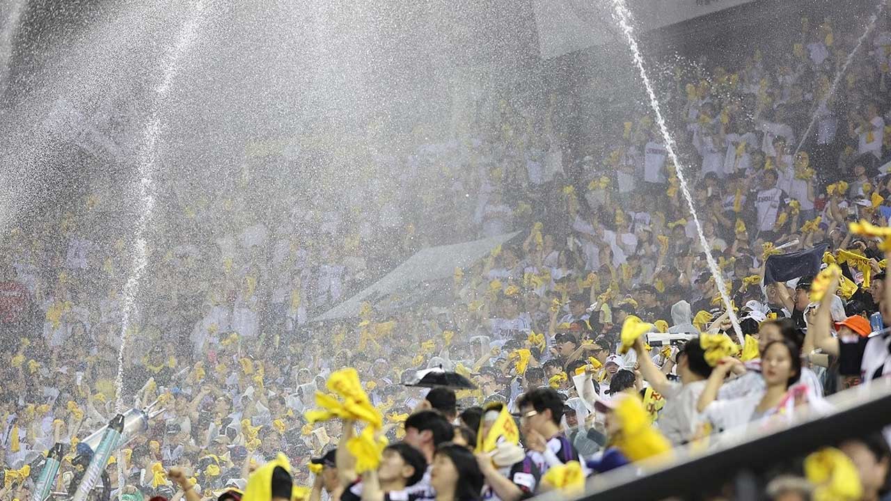 서울·광주 폭염중대경보‥프로야구 <b>잠실</b>·<b>광주 경기 취소</b>