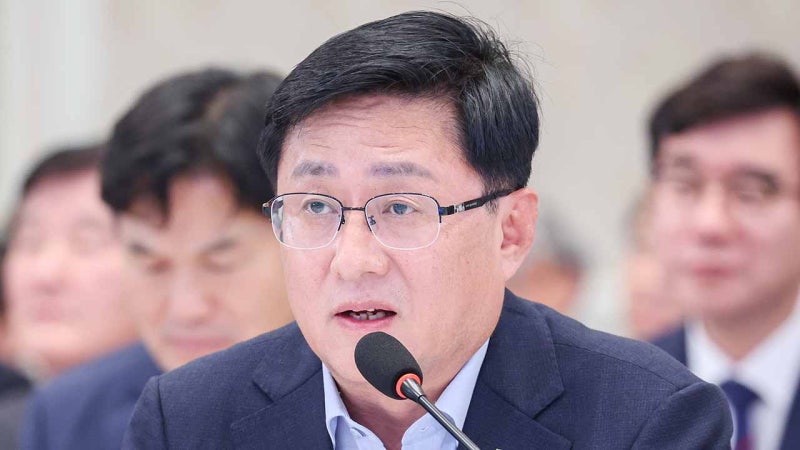 기후에너지<b>환경부</b> "신규 원전 도입 여부 10월까지 결정"