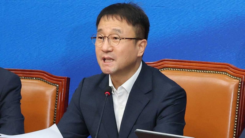 與, <b>이진숙</b> '<b>5·18 재조명</b>' <b>포럼</b>에 "반민주적 망언·망동‥제명시켜야"