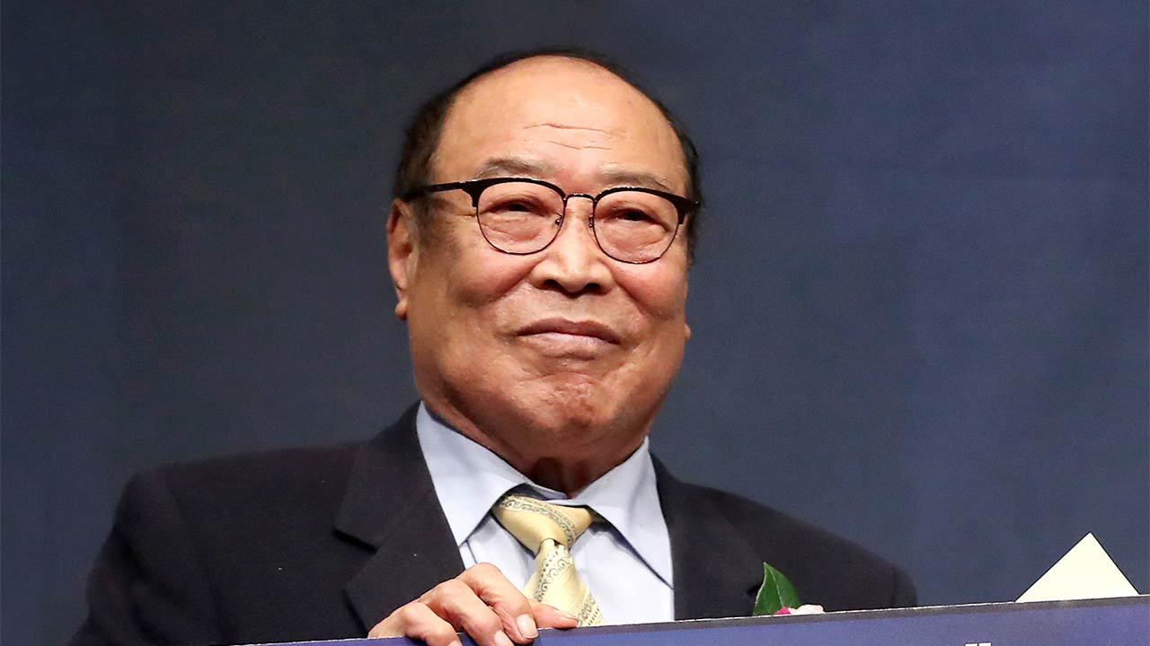 '유일한 4할 타자' <b>백인천</b> 전 <b>감독</b>, 뇌경색 악화로 <b>위독</b>