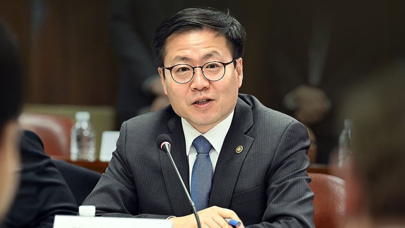 '슈퍼 301조'에 쿠팡, 현안 산더미인데‥'통상 사령탑' <b>여한구</b> 돌연 <b>경질</b>