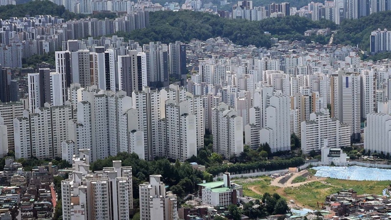 서울 <b>강남·서초</b> 아파트 매매가 2주째 <b>하락</b>‥중위 지역 <b>집값</b>은 상승세