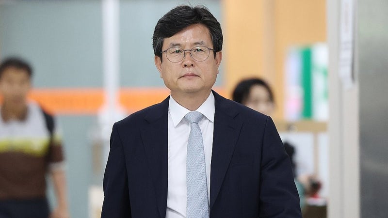 '계엄 선포문 사후 작성' <b>강의구</b> 전 대통령실 <b>부속실장</b>, 2심 징역 1년 6개...