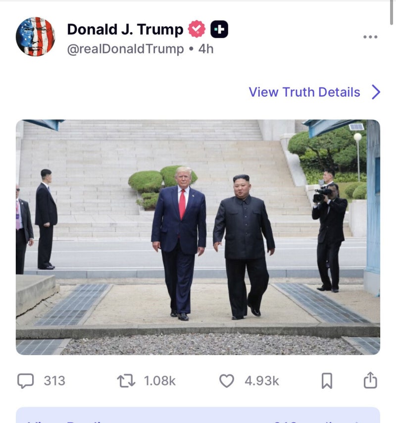 <b>트럼프</b>, 또 '<b>김정은 투샷</b> 사진' 올려‥결렬 회담은 빼