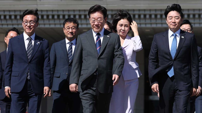 이 대통령 <b>프랑스 국빈방문</b> 출국‥'뤼미에르 서밋' 공동의장·정상회담