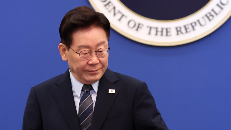 <b>이 대통령 지지율</b> 38%, 취임 후 <b>최저</b>치 경신‥2%p 하락
