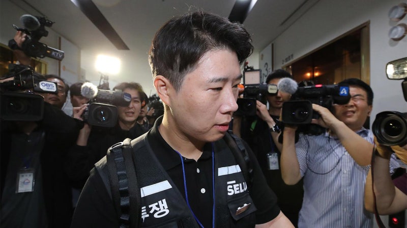 경찰, 삼성전자 노조위원장 '장인 회사 계약 논란' 수사 착수