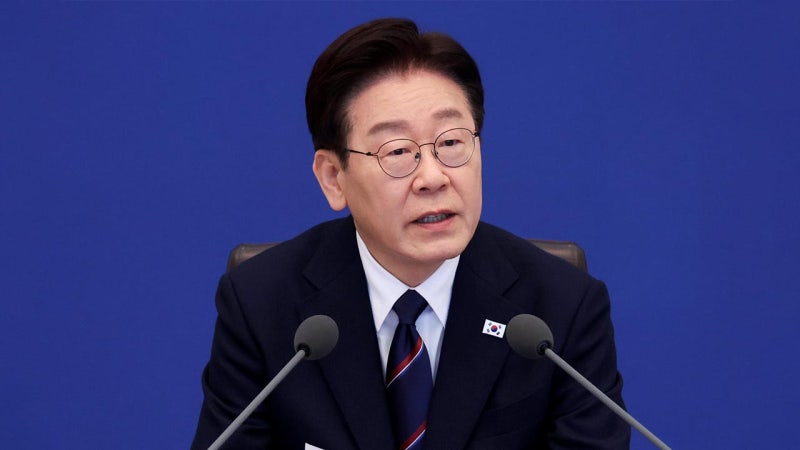 이 대통령, <b>대구 마트 천장 붕괴</b>사고 관련 "인명 구조에 총력 다하라" 지...