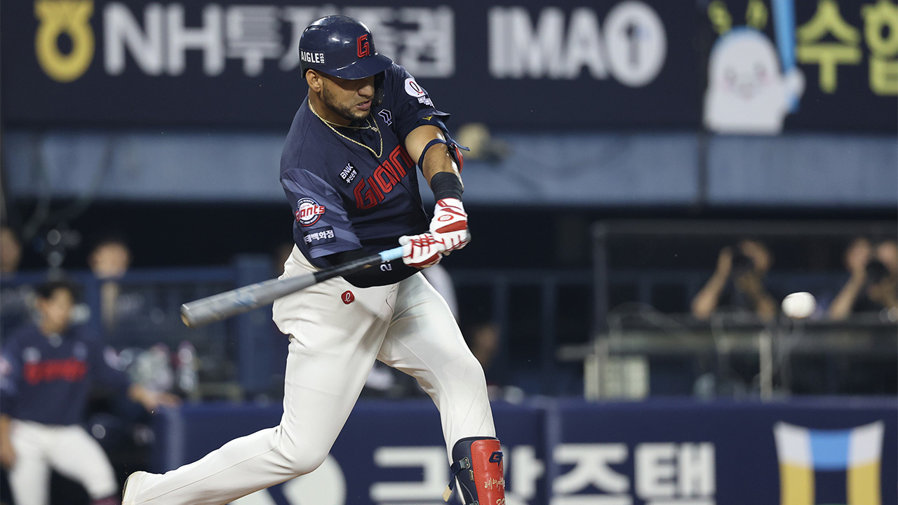 프로야구 <b>롯데 레이예스</b>, 시즌 211<b>안타</b> 신기록‥3년 연속 리그 '<b>최다</b> 안...