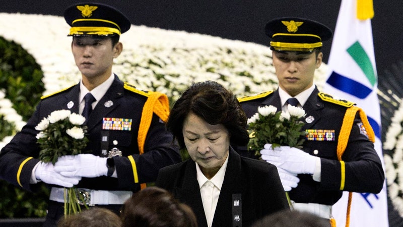 <b>추미애</b> "소방관 여러분께 <b>진심</b>으로 <b>사과</b>‥깊은 애도" 재차 <b>사과</b>