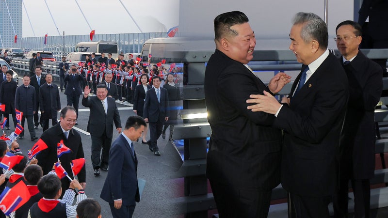 '<b>깜짝 방중</b>' <b>김정은</b>‥"피로 맺은 친선 영원히 계승"