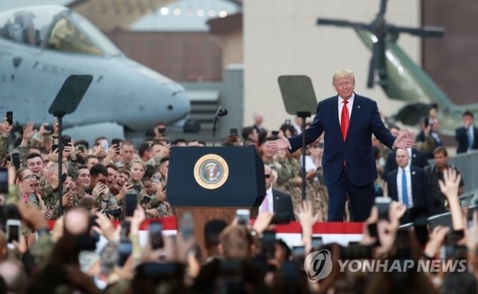 <b>트럼프 안보보좌관</b>후보 "미군, 한국에 주둔할 필요 없다"