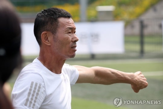 <b>시민단체</b>들 "<b>손웅정</b> <b>축구</b>아카데미, 인권감수성 부족"